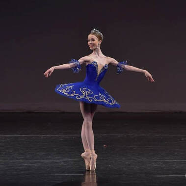 Elisabeth Beyer performs a variation from Grand Pas Classique